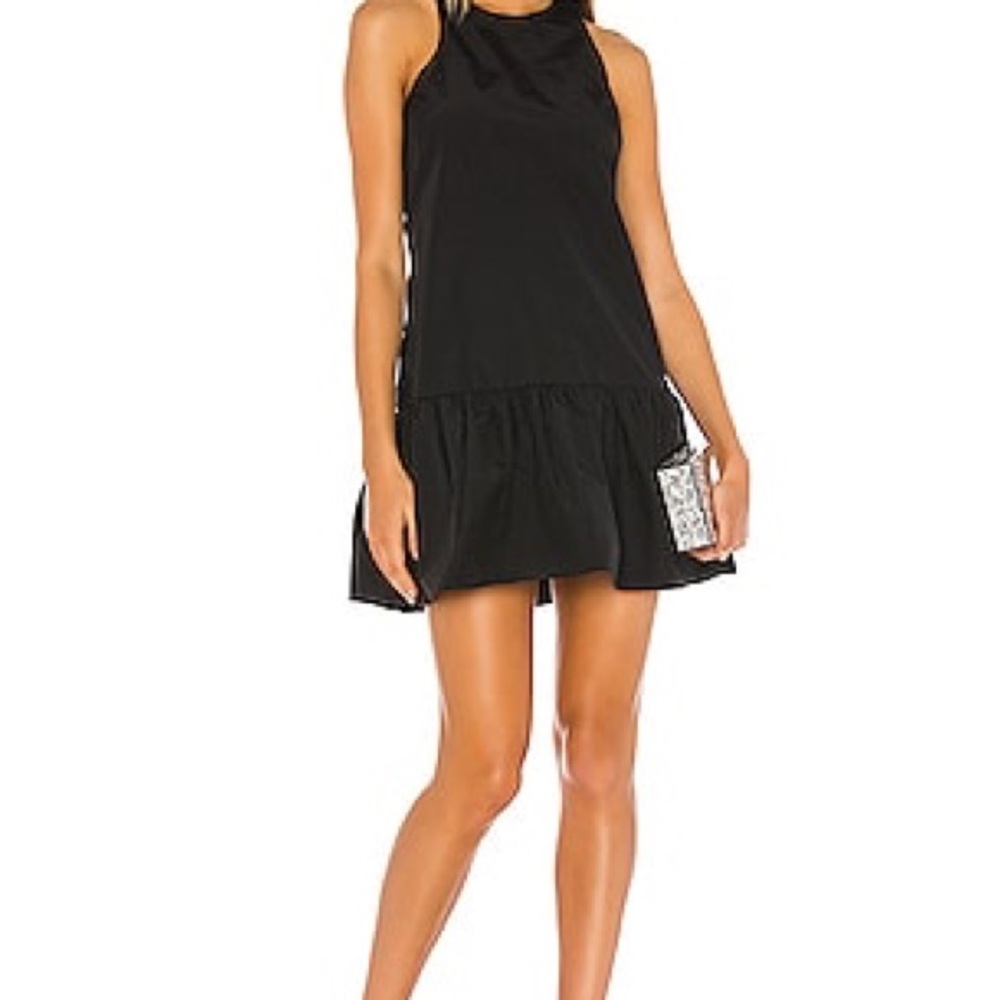 Revolve Black Sleeveless Dress with flare☀️